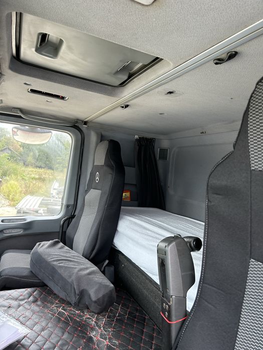 Mercedes-benz з пречіпом Lohr