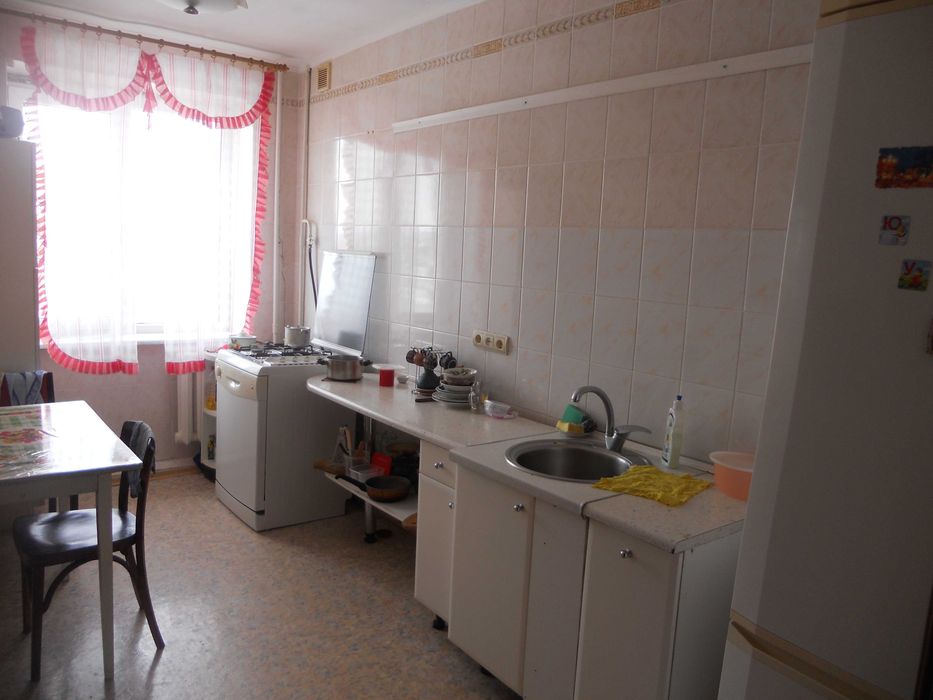 Кімната в 3-к квартирі, вул. Петропавлівська для дівчини