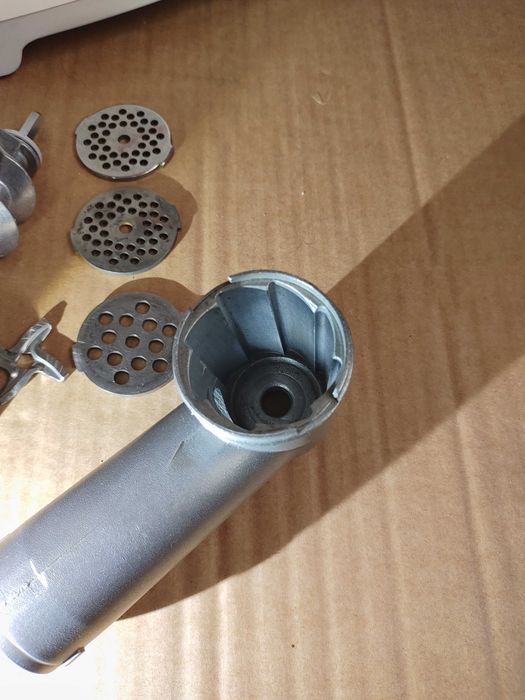 Електром'ясорубка Moulinex HV8