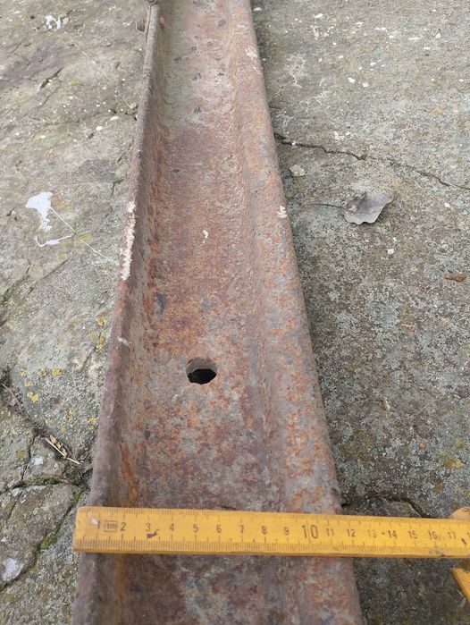 Рейка металева (рельска)