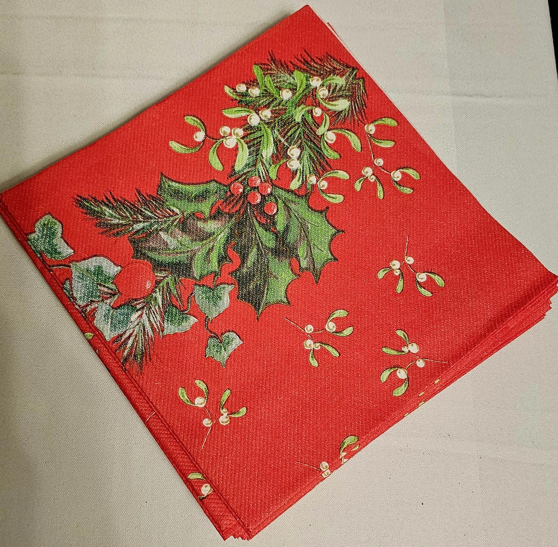 Nowe czerwone świateczne serwetki flizelinowe 40X40, 16 sztuk