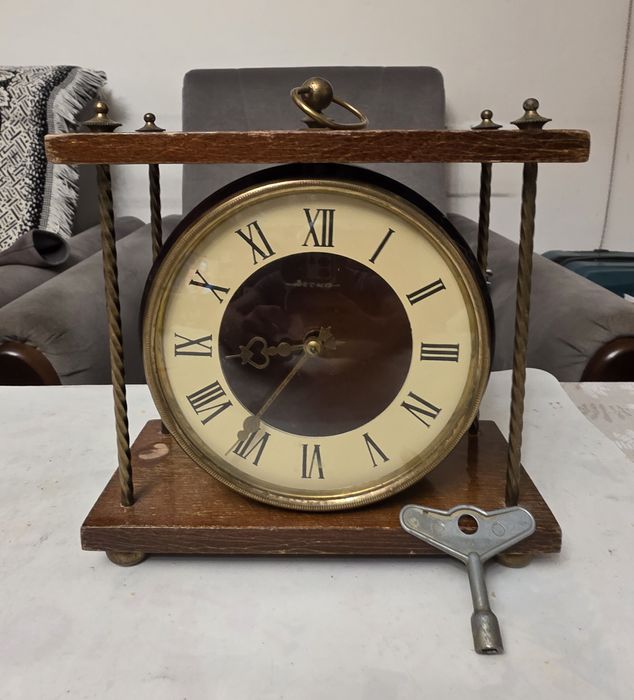 Zegar kominkowy Wiesna (Весна)