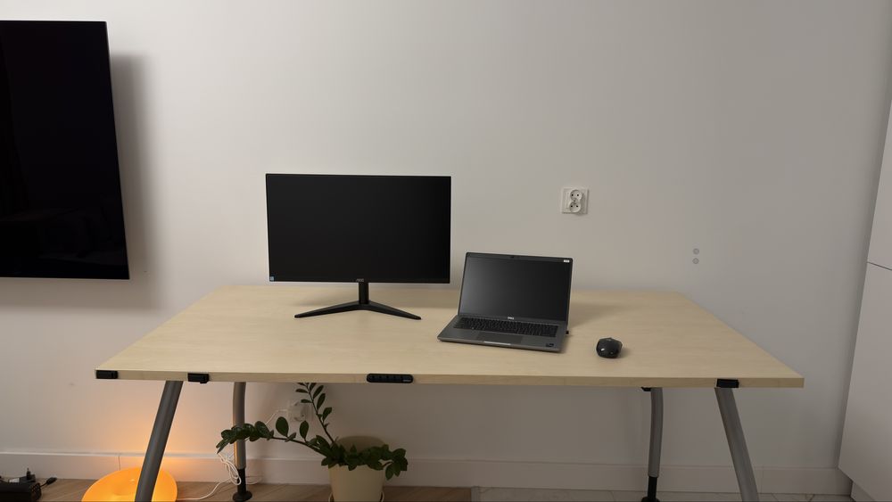 Biurko - 160 cm x 80 cm (regulowane nogi)