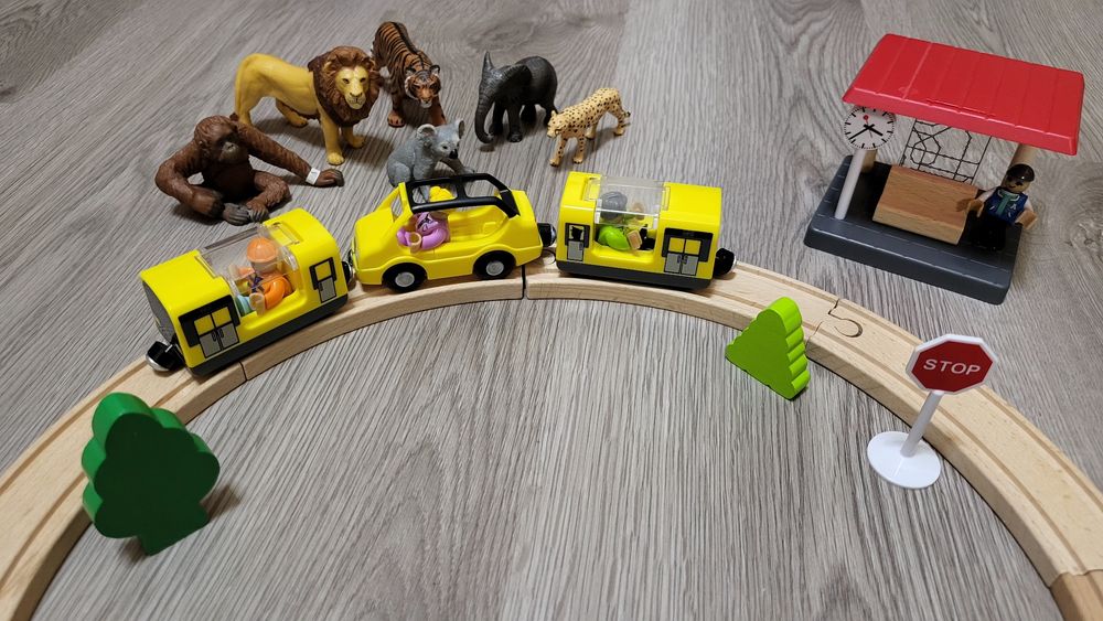 Дерев'яна дорога Play tive / залізничний вокзал / тварини / фігурки /