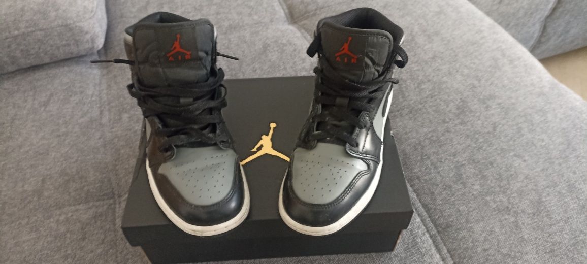 AIR JORDAN 1 MID (GS) Tam. 38,5 Originais