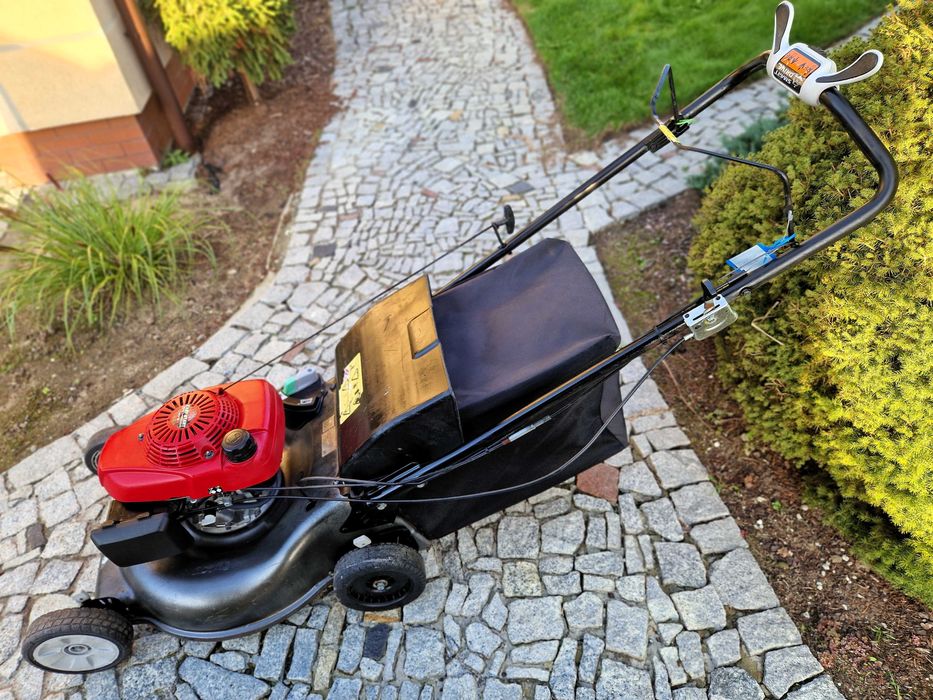 Kosiarka spalinowa HONDA IZY HONDA 5,5KM - napęd łopatki - po SERWISIE