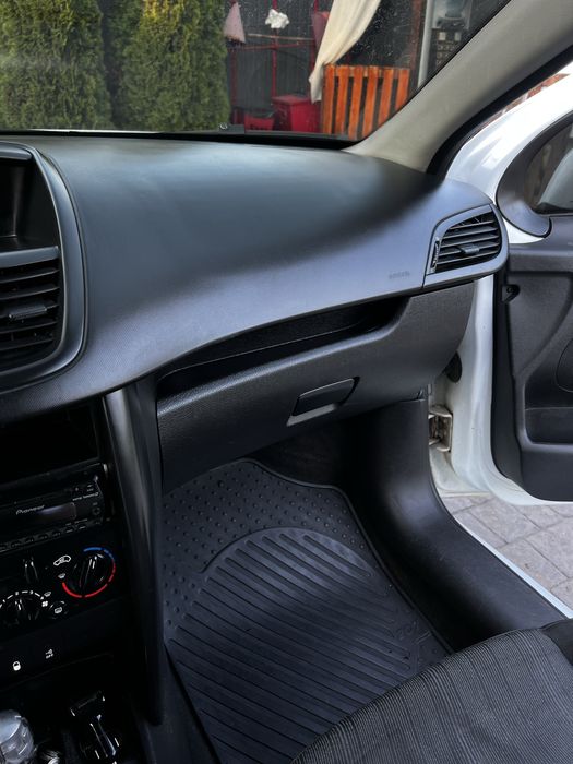 Peugeot 207 1.4 газ - бензин. Переоформлення