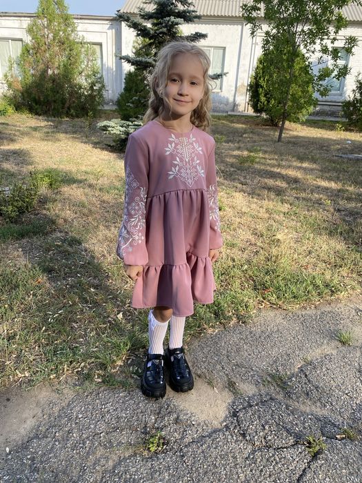 Платье вышиванка идеал, как новое 128