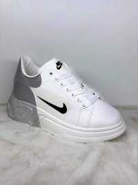 Buty na koturnie NIKE