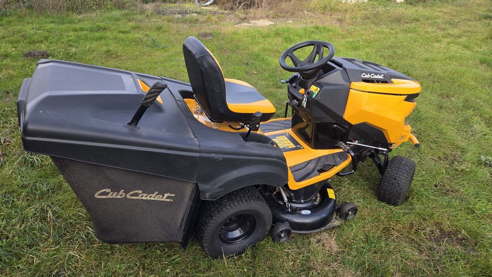 Traktor CUB CADET XT2 24KM