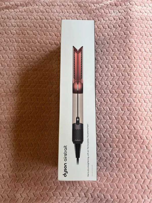 Zupełnie nowa prostownica do włosów Dyson airstrait