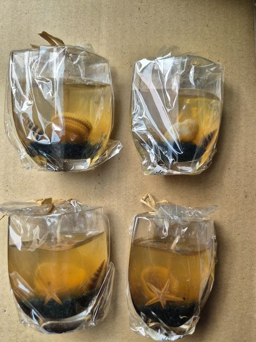 Velas de gel em recipiente de vidro