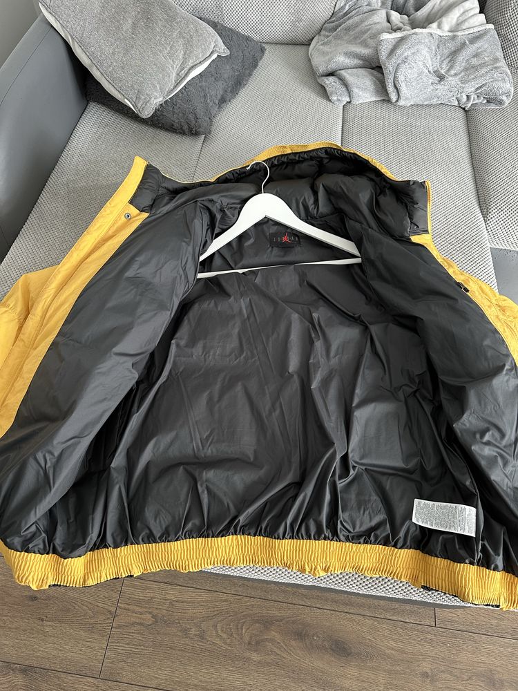 Куртка зимова пуховик Nike Jordan Essentials Puffer Jacket yellow