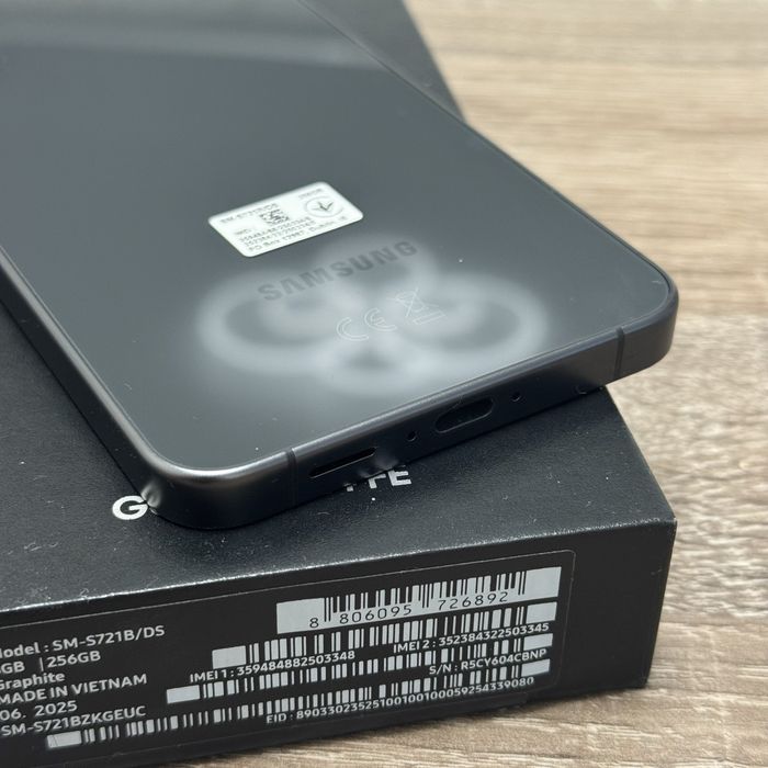 Samsung S24 FE 8/256 Новый На гарантии