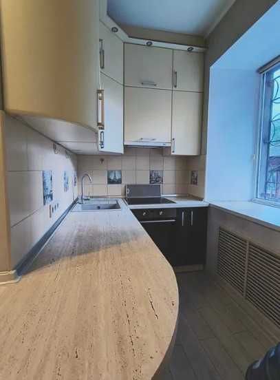 ЦІНУ ЗНИЖЕНО! Продам простору 3-кімнатну квартиру в центрі Харкова