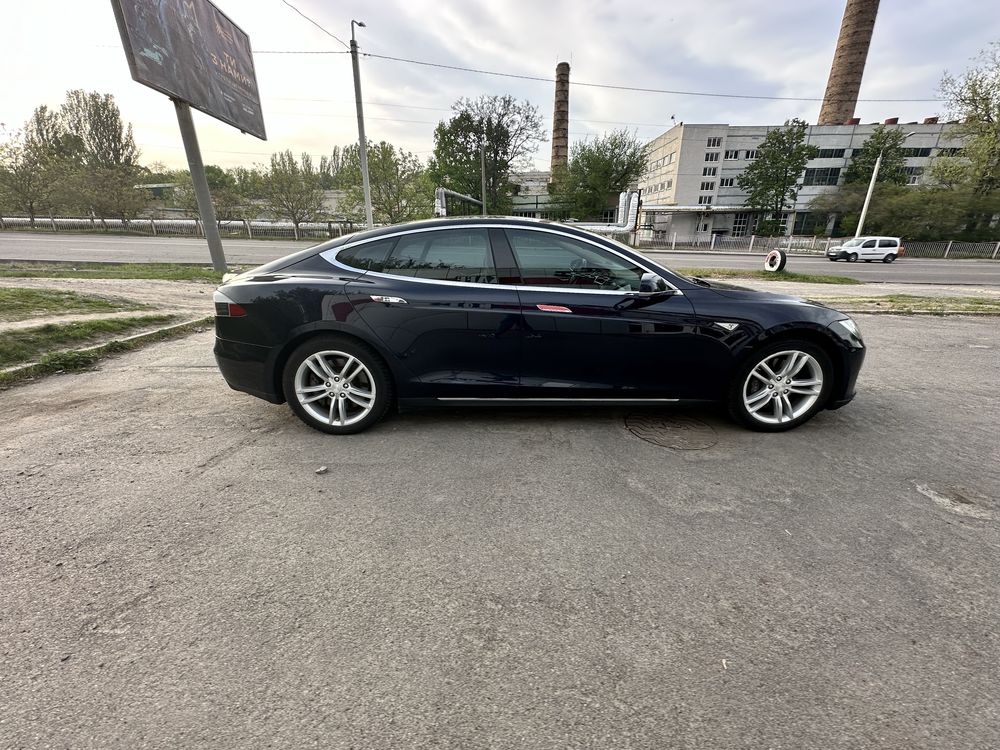 Продам Tesla model s