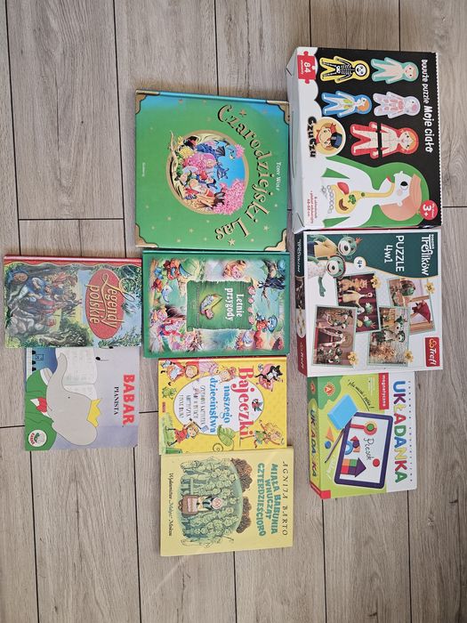 Zestaw puzzli i książek