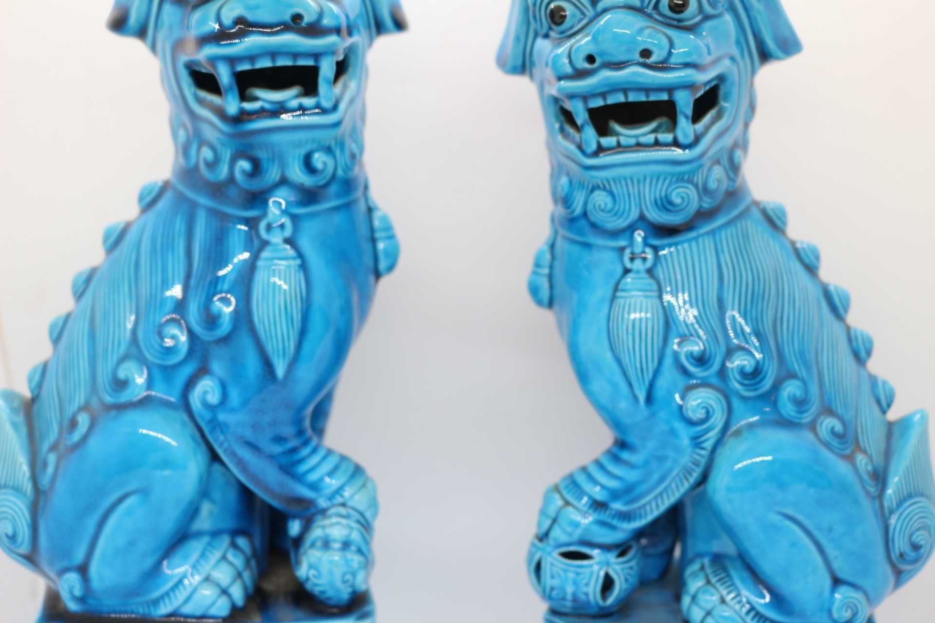 Par de Cães Foo 31 cm Porcelana Chinesa XX Marcados e Numerados