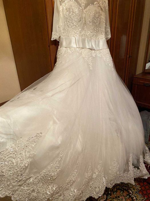 Шикарна весільна сукня  в ідеальному стані