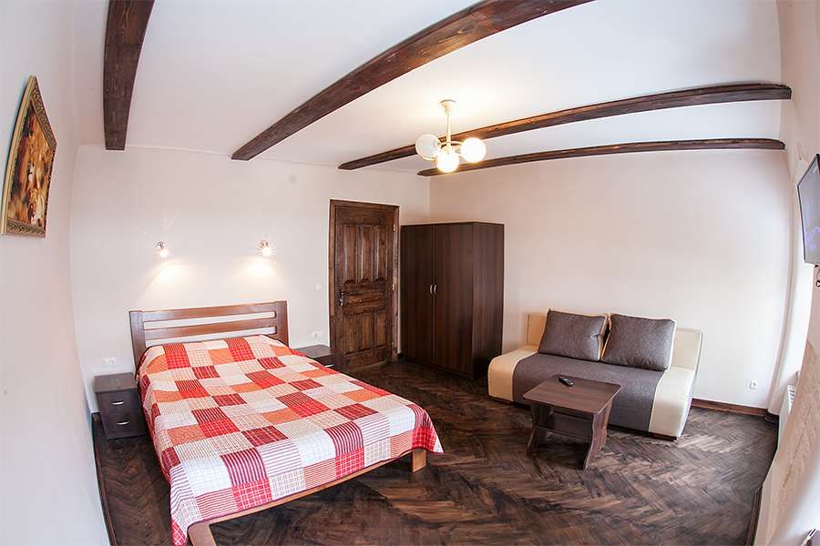 Від власника,до 6-и осіб сучасна квартира в центрі на вул.Вірменській.