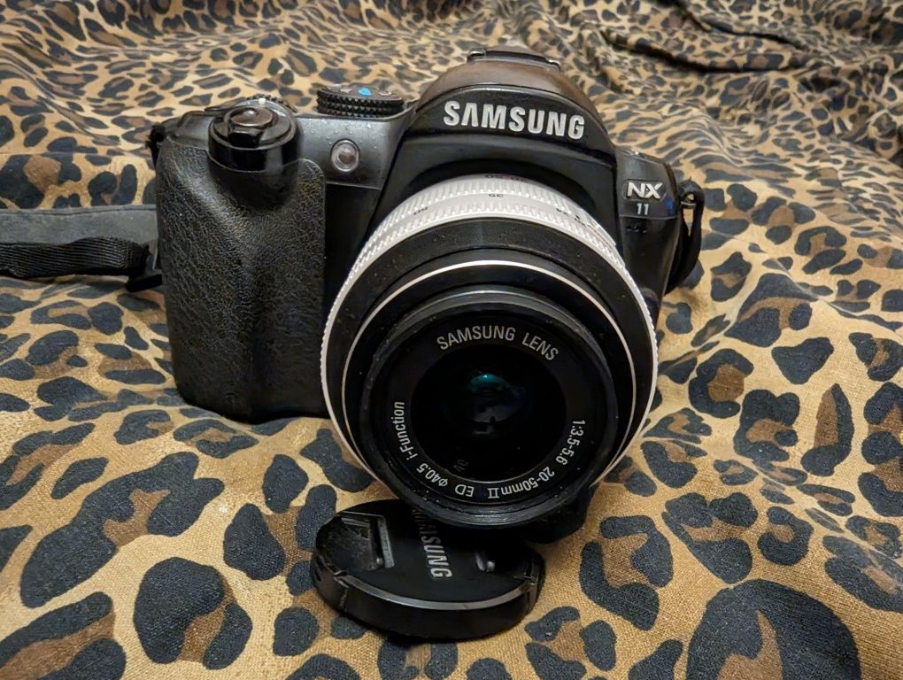 Samsung nx11 беззеркалка body