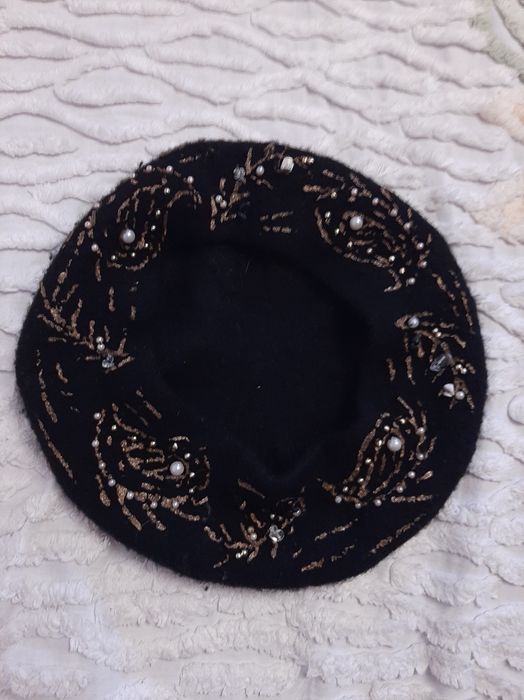 Берет чёрный в хорошем состоянии