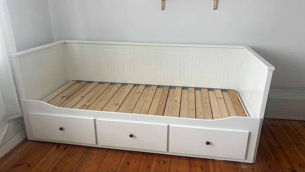 Łózko HEMNES IKEA + szafla nocna