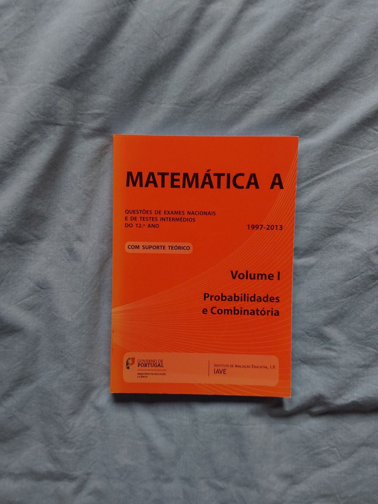 Conjunto de 3 livros IAVE Matemática A novos