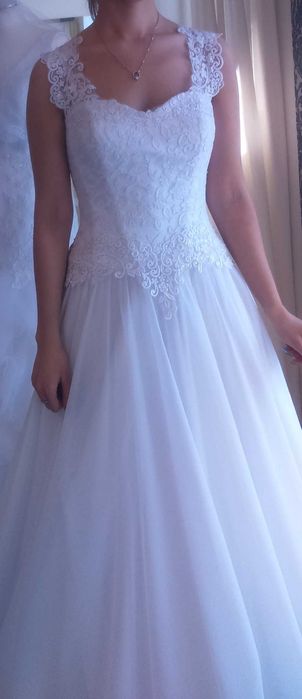 Suknia ślubna, koronka