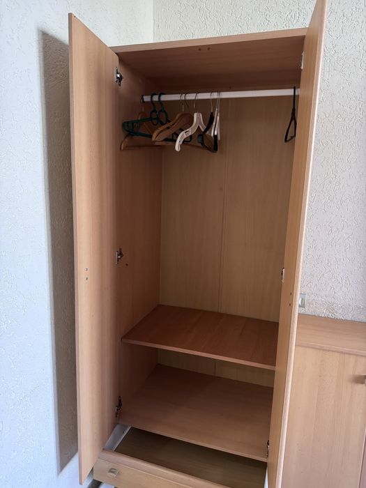 Продам стінку у вітальню, спальню, дитячу. Шафа,ліжко,тумба,комод