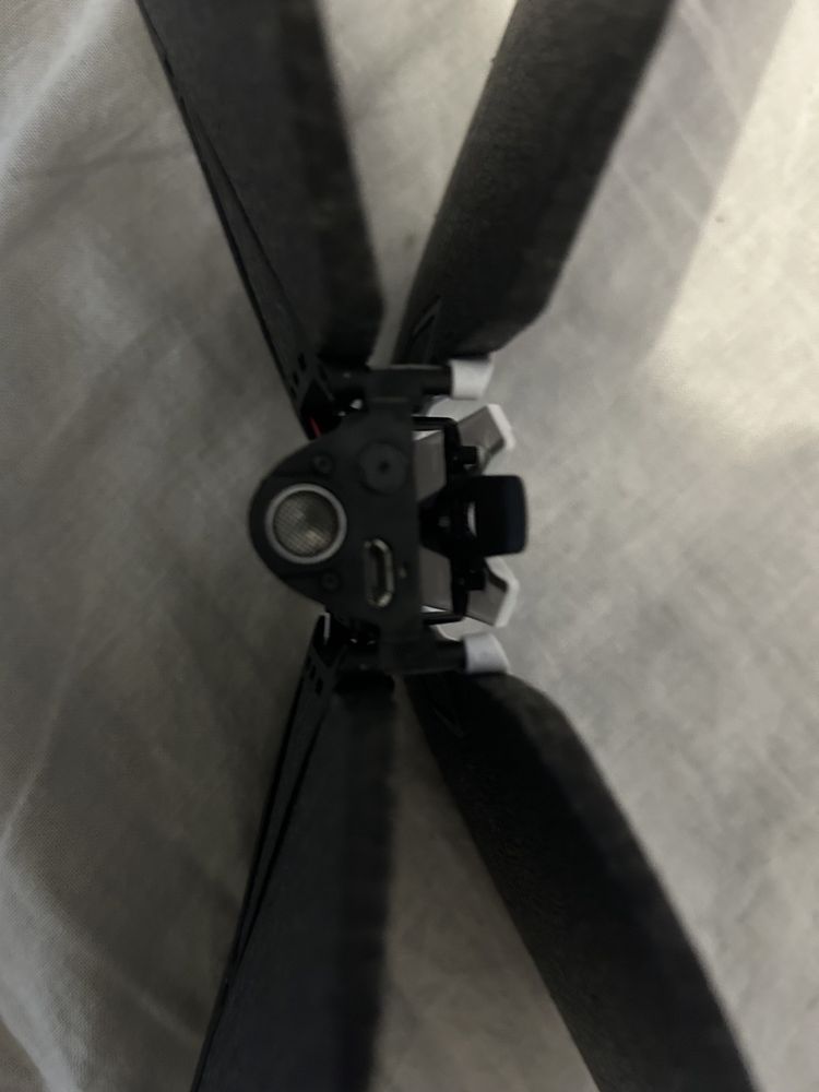 Dron parrot swing(bez baterii i kontrolera)