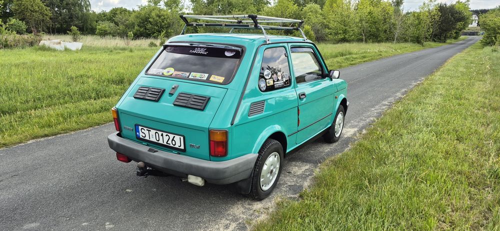 Fiata 126p 650 EL w zestawie z przyczepką