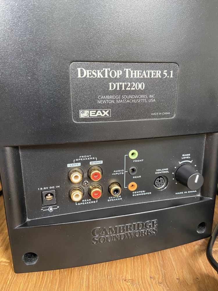 Vendo Desktop Theater 5.1 DTT2200 da Cambridge Soundworks