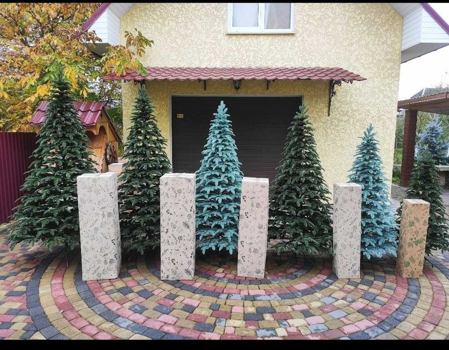 Ялинка,гірлянда та віночки