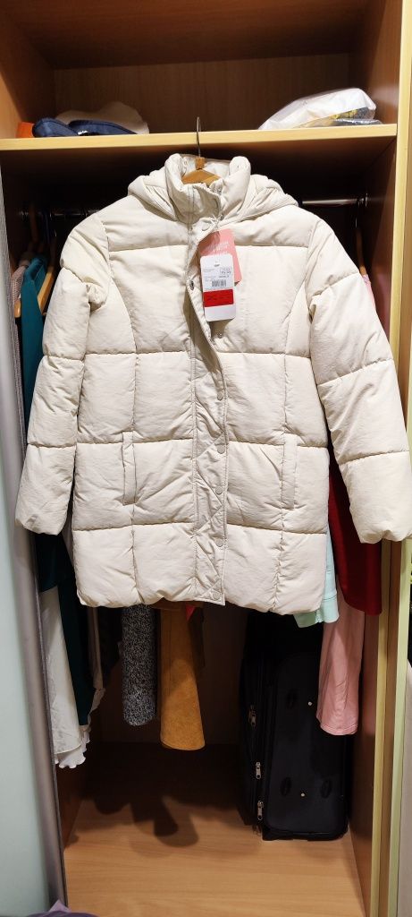 Куртка зимова на дівчинку 11-12 років