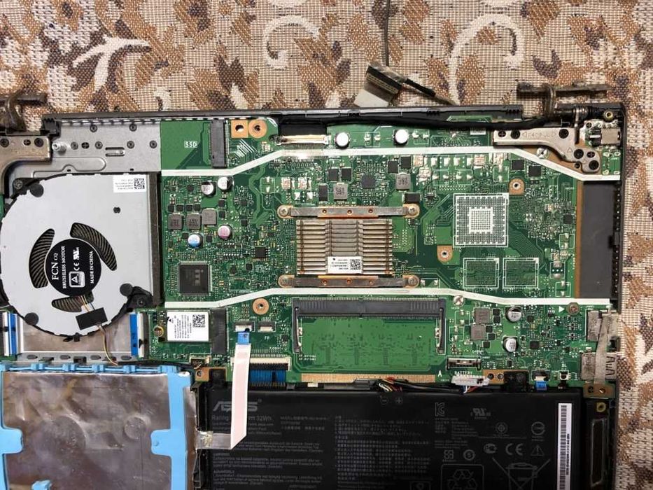 ноутбук Asus X409 робочий під відновлення корпусу