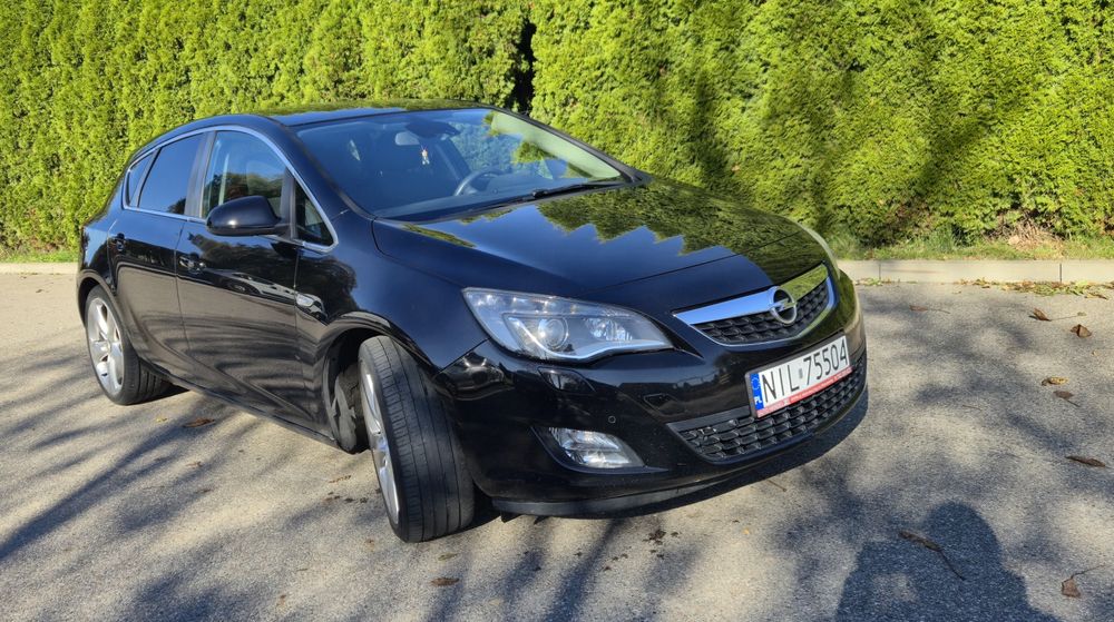 Opel Astra J 1.6 180km.