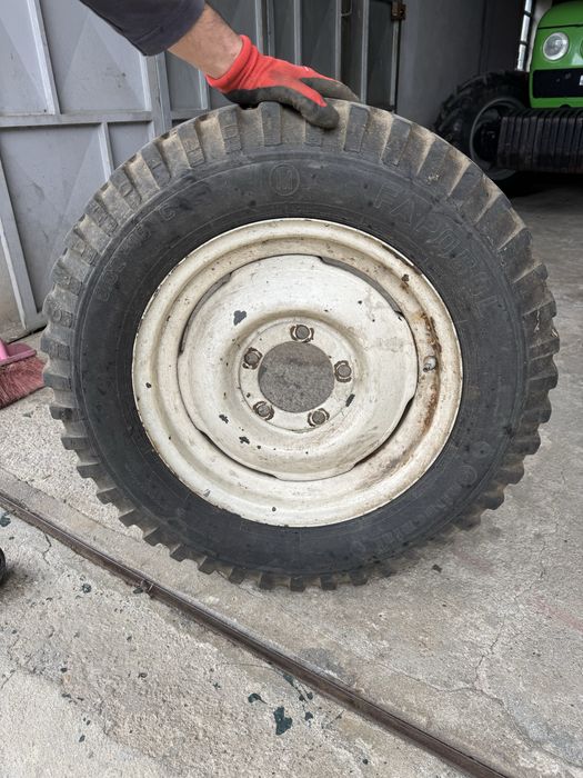 Pneus suplente jipe willys