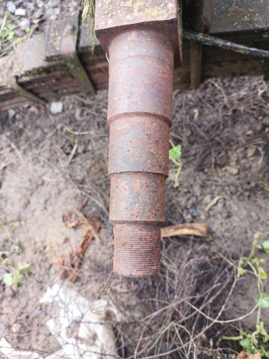 Ось тракторного прицепа 2птс4