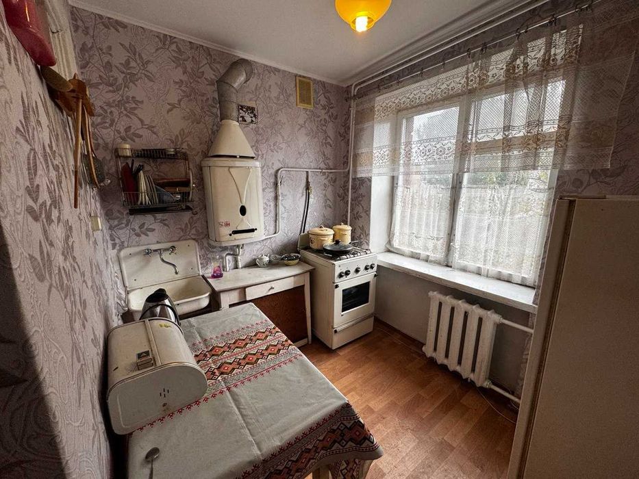 Продаж 2-кімнатної квартири на Виставці, вул. Зарічанська