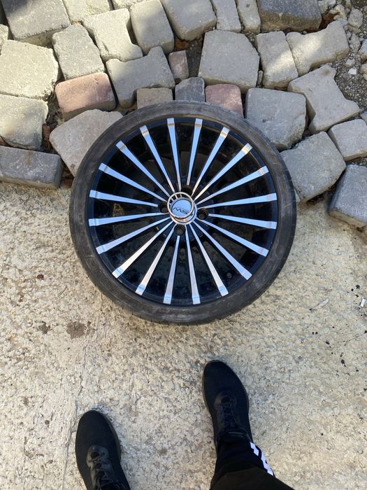 Продам терміново  комплект титинів  r 17 4 /100
