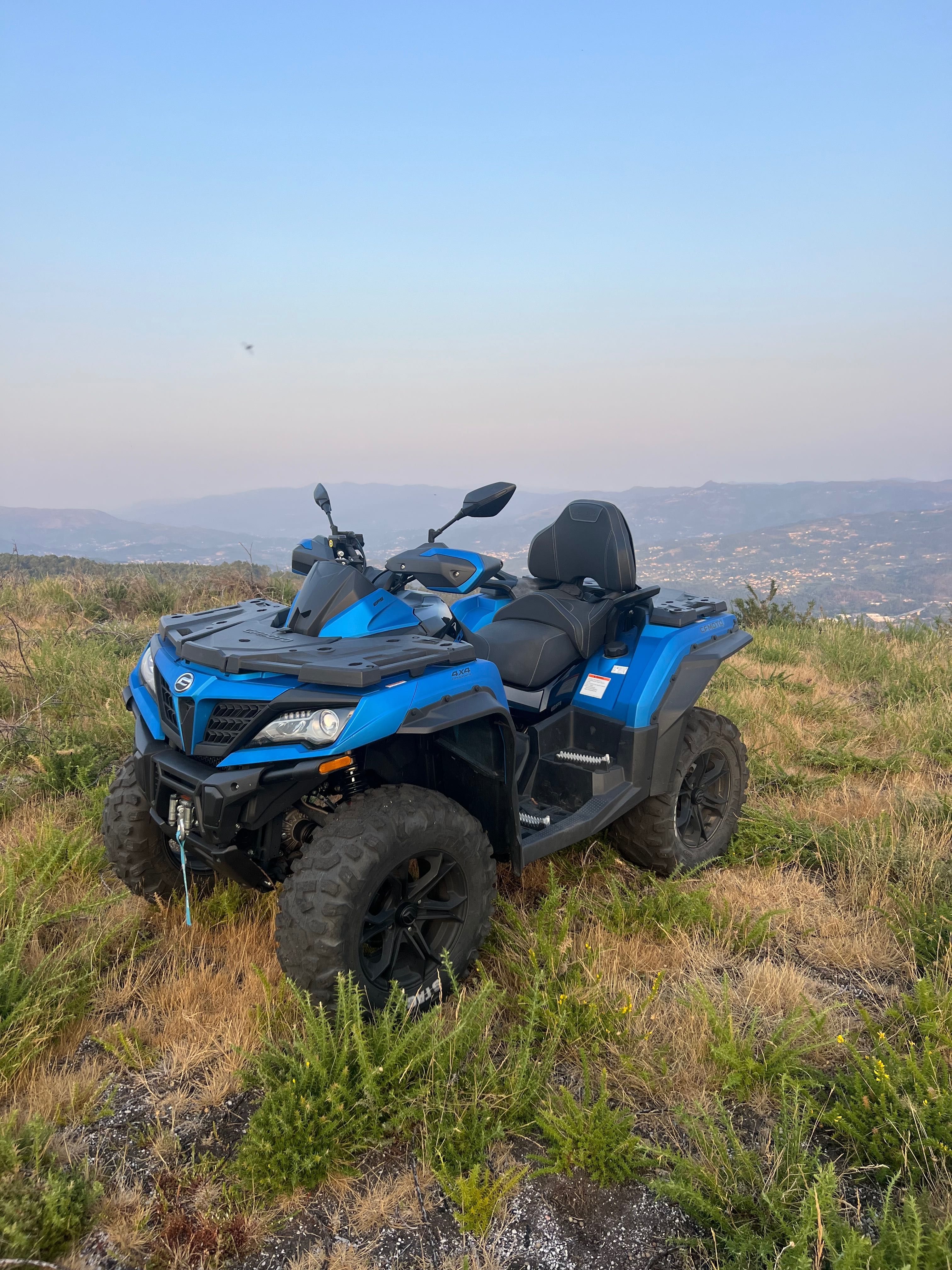 Moto 4 cfmoto 1000