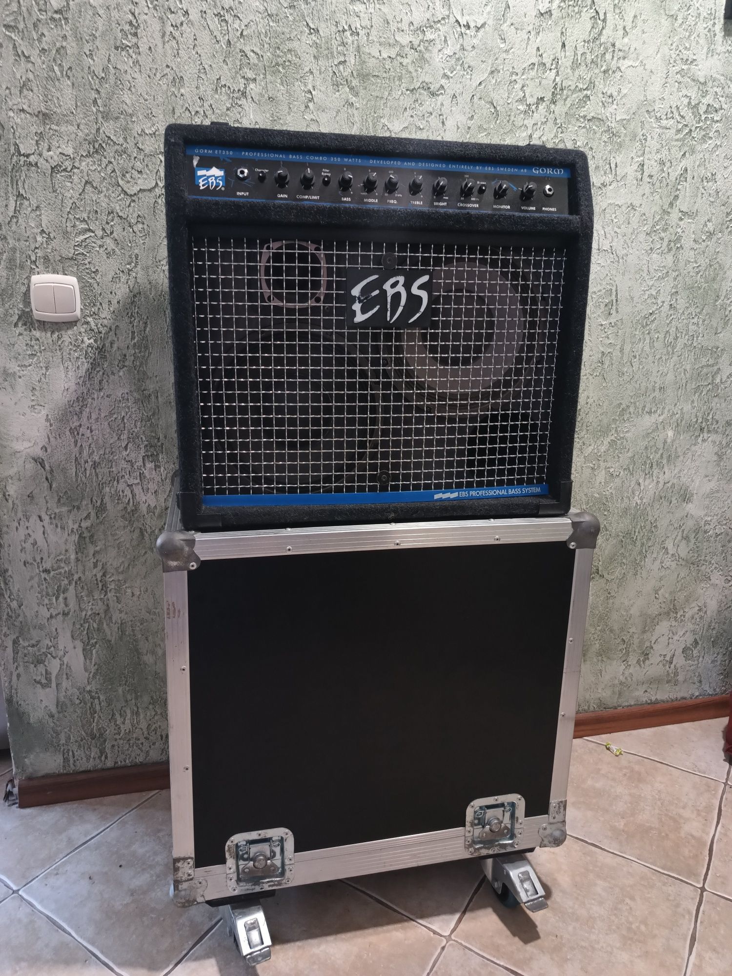 Wzmacniacz basowy  EBS GORM ET-350 2x10' 350W