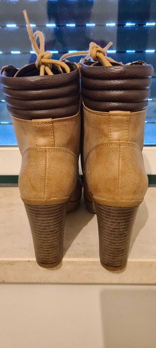 BARATO. Não perca a oportunidade! Bota Guess.