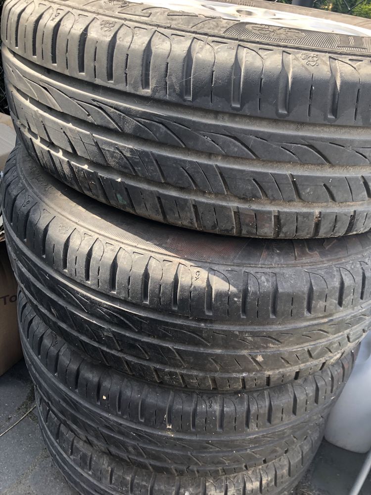 Opony letnie 195/65/15 z alu felgami