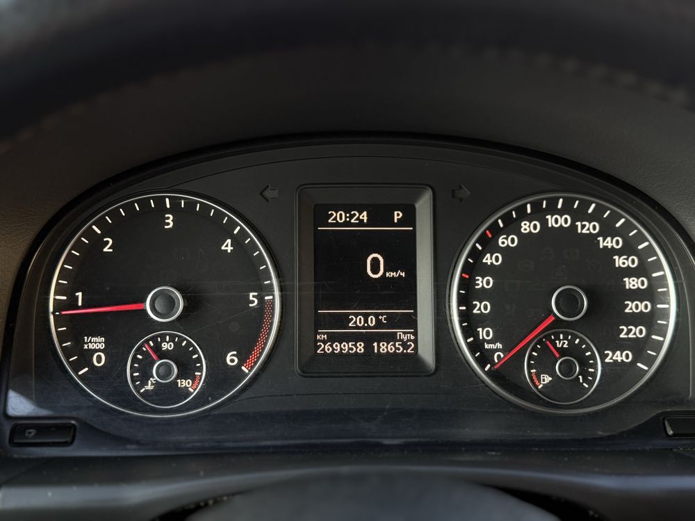 Volkswagen Touran 2.0 TDI 2015 рік