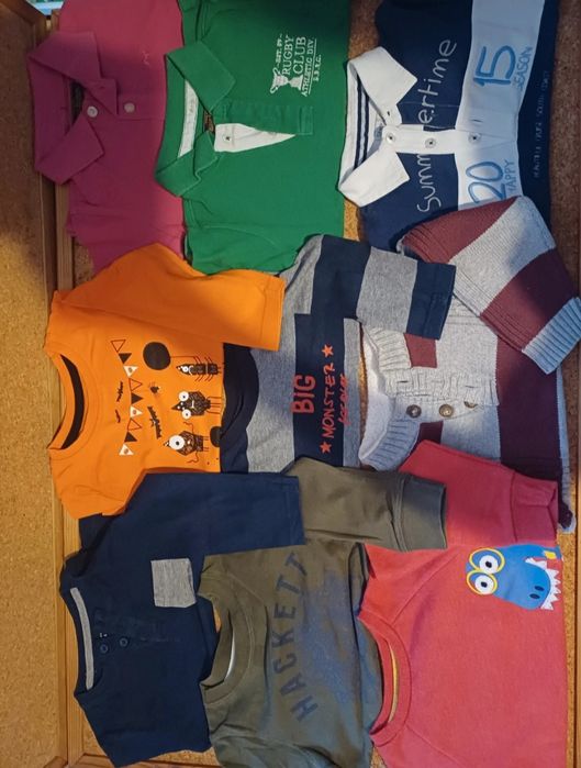 Roupa de bebé. Conjunto