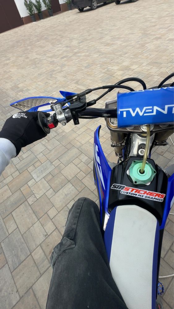 Sprzedam Yamaha YZF 250 12r
