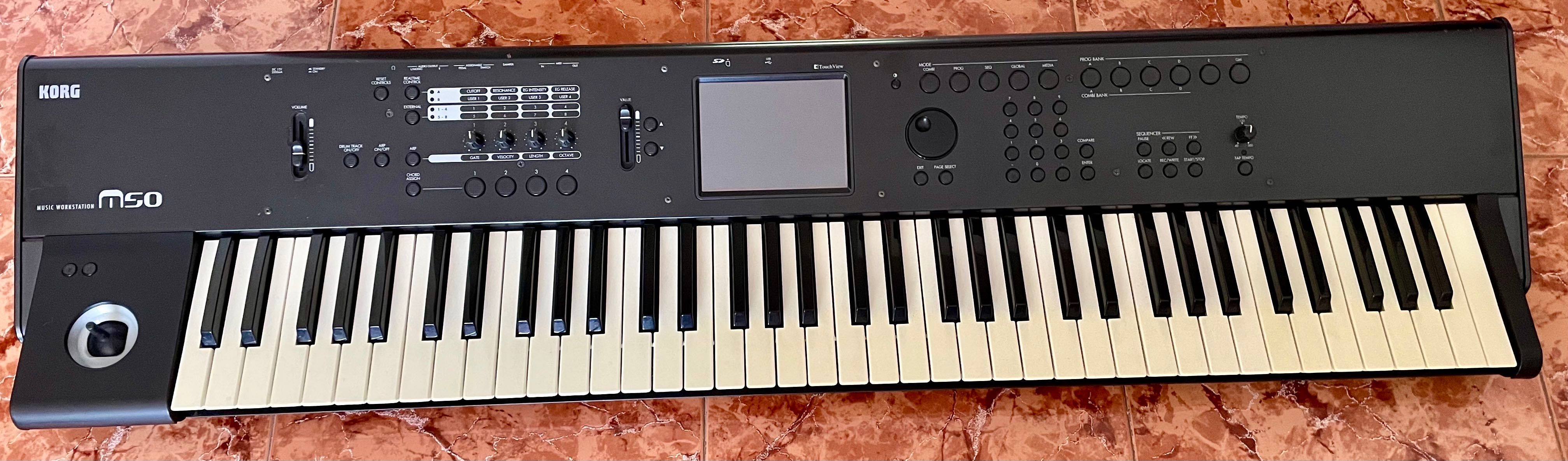 Korg M50 Workstation 73 teclas