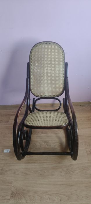 Fotel bujany drewniany